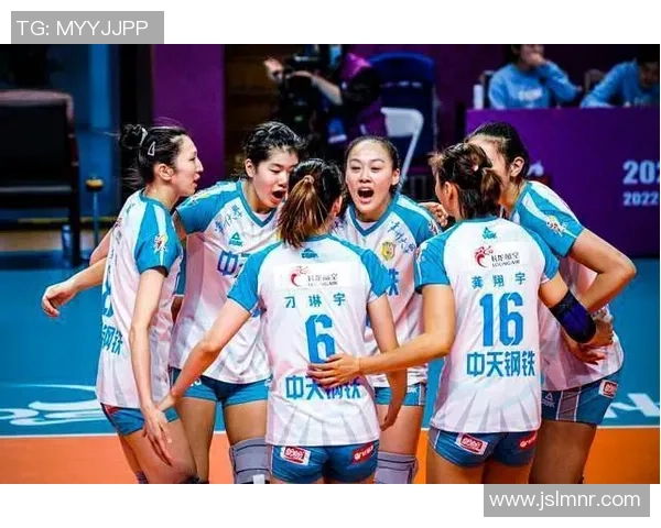 南京排球队在世界锦标赛积分榜上以82分稳居第一名展现强劲实力